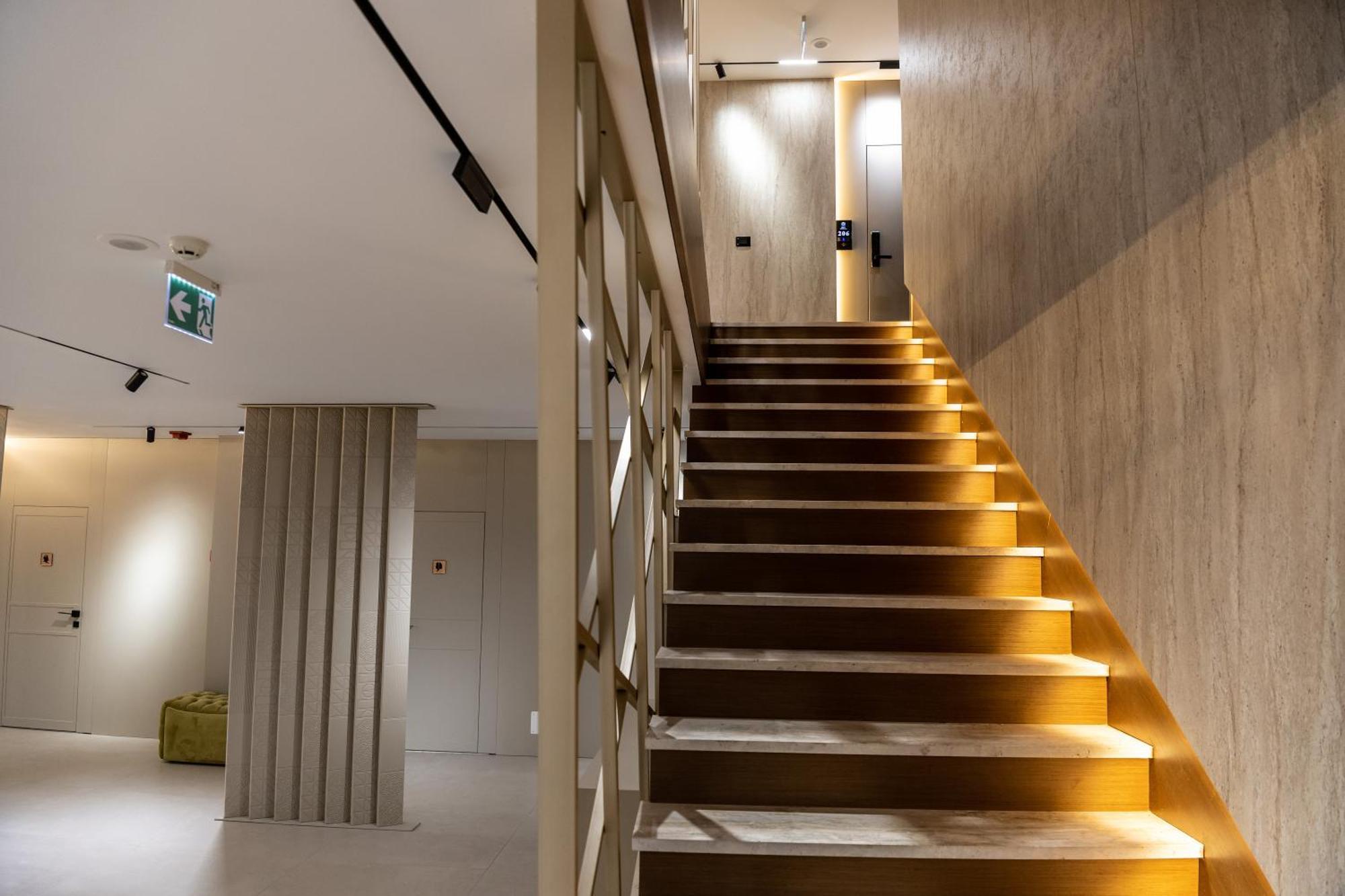 Bolt Boutique Hotel Lezhe Exterior photo