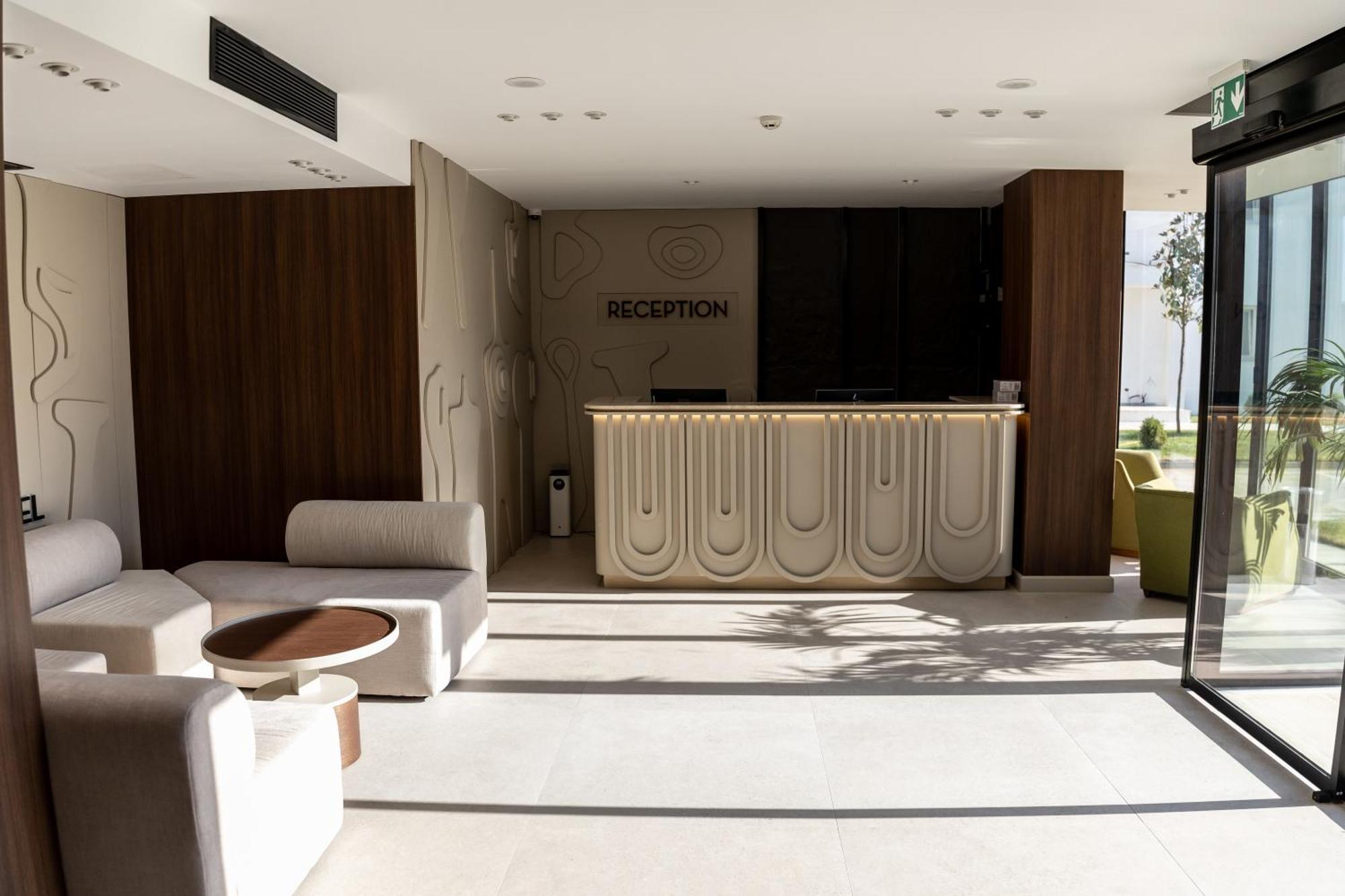 Bolt Boutique Hotel Lezhe Exterior photo