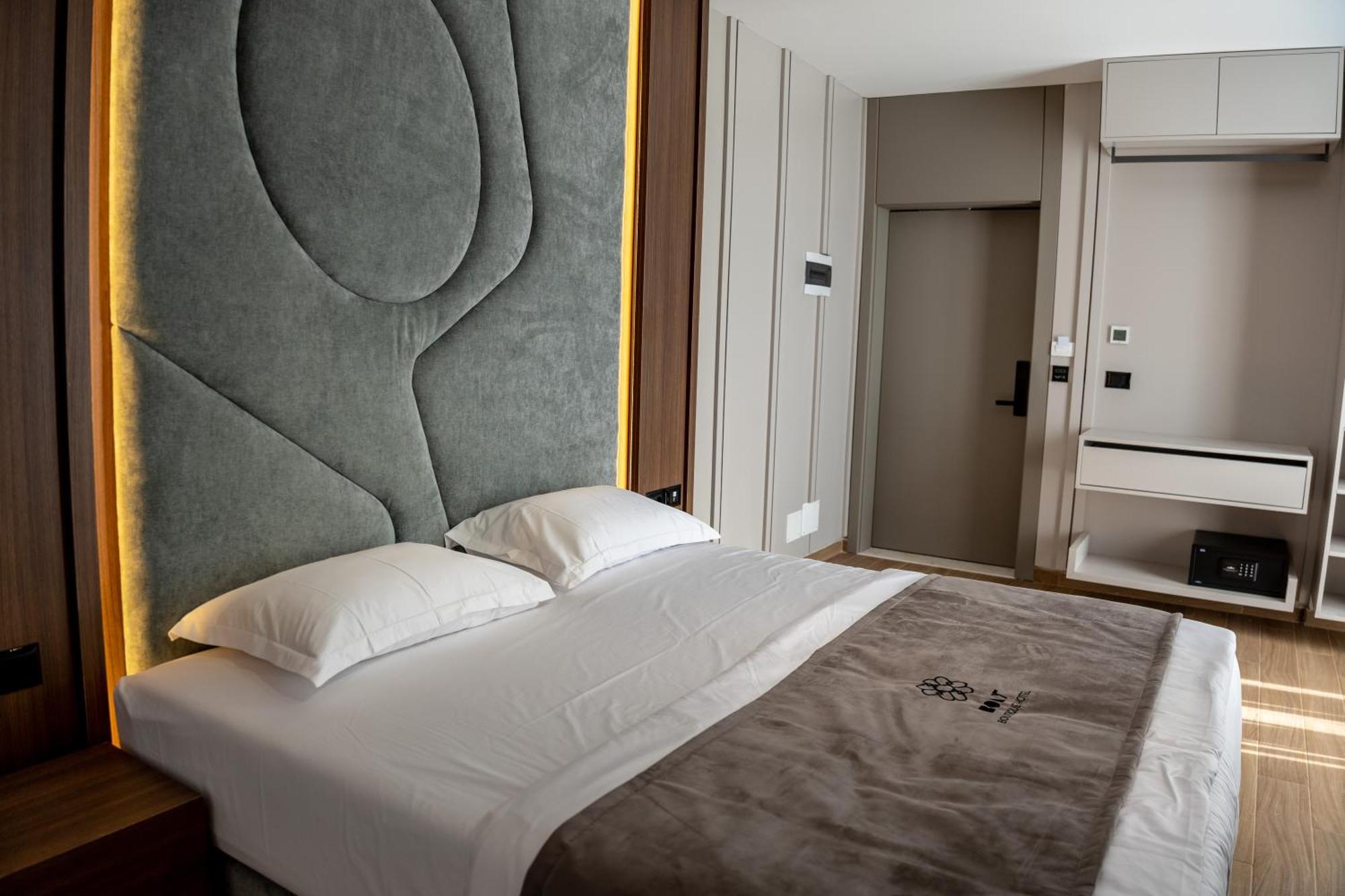 Bolt Boutique Hotel Lezhe Exterior photo
