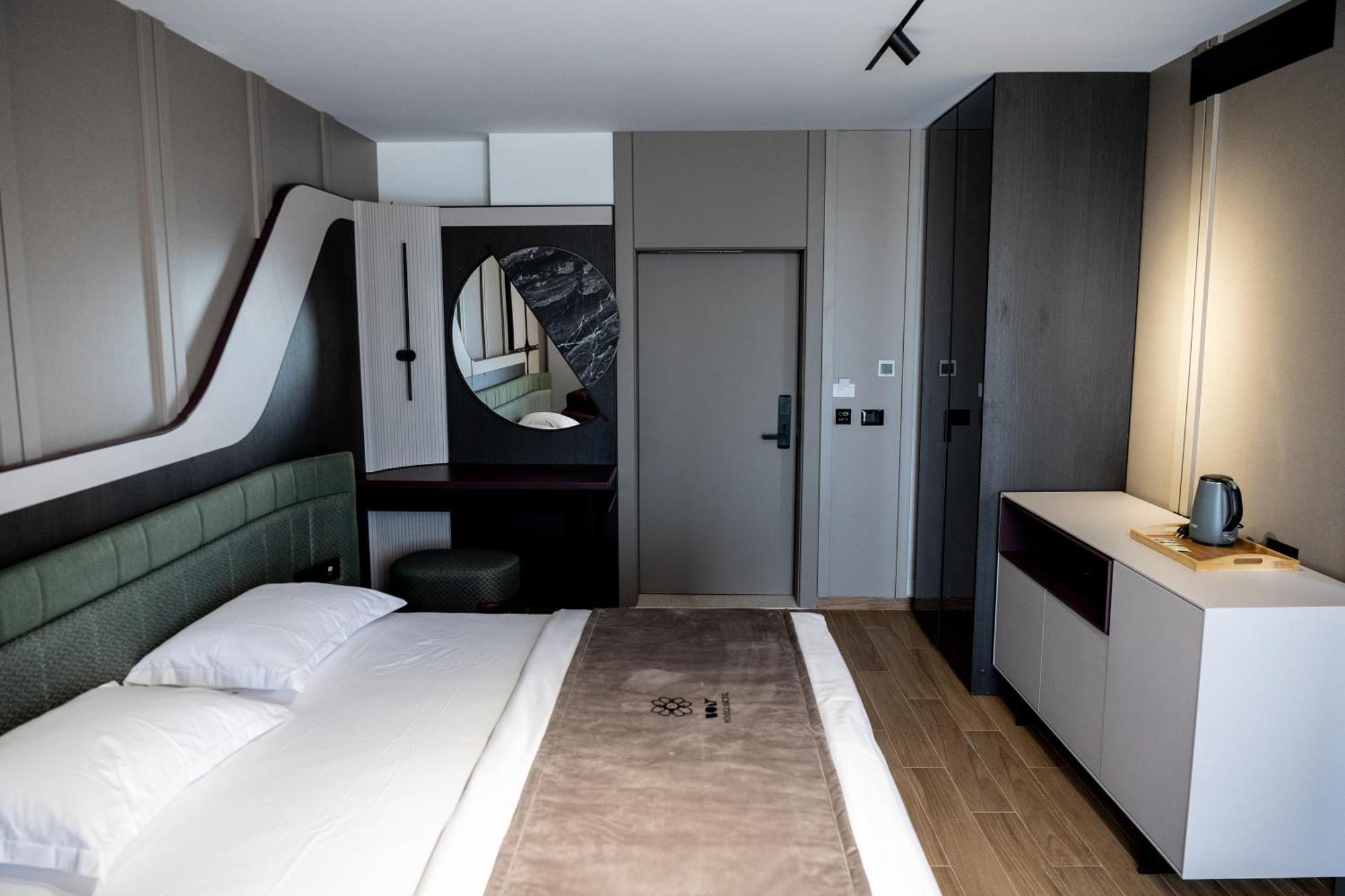 Bolt Boutique Hotel Lezhe Exterior photo