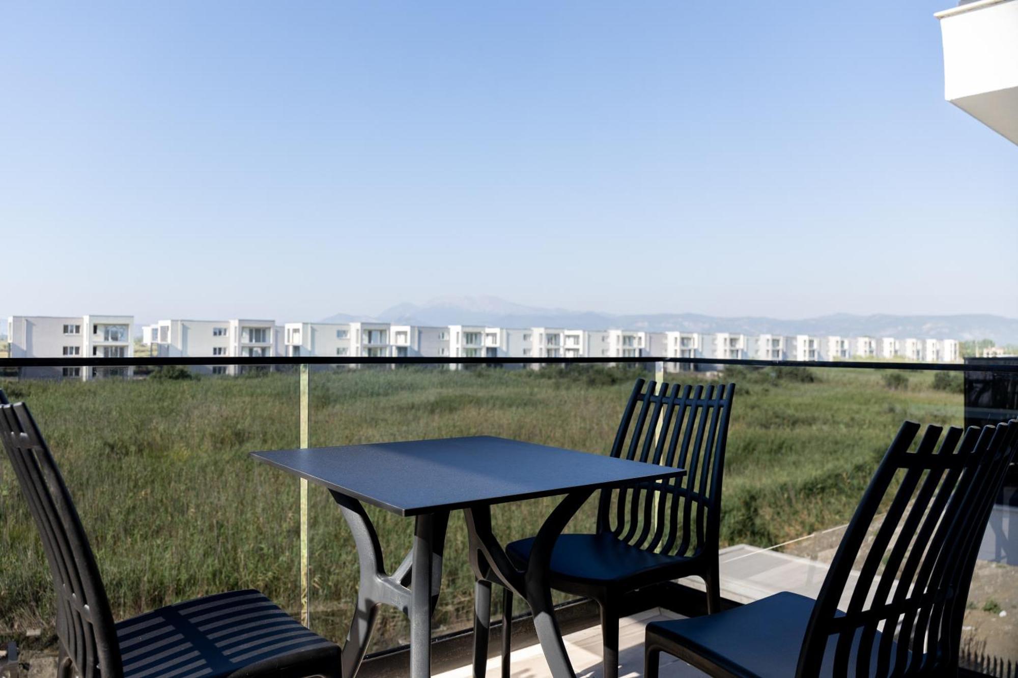 Bolt Boutique Hotel Lezhe Exterior photo