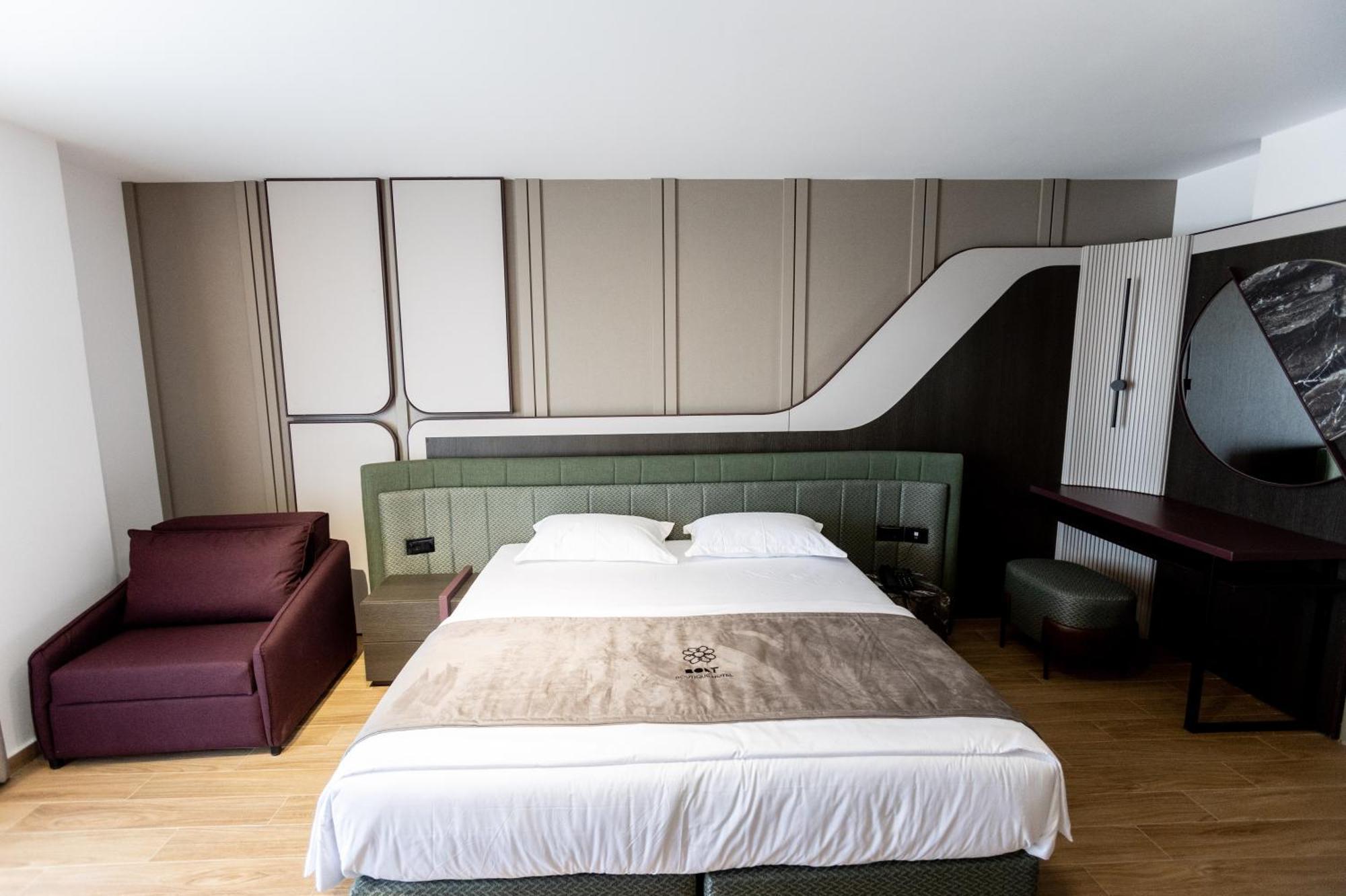 Bolt Boutique Hotel Lezhe Exterior photo