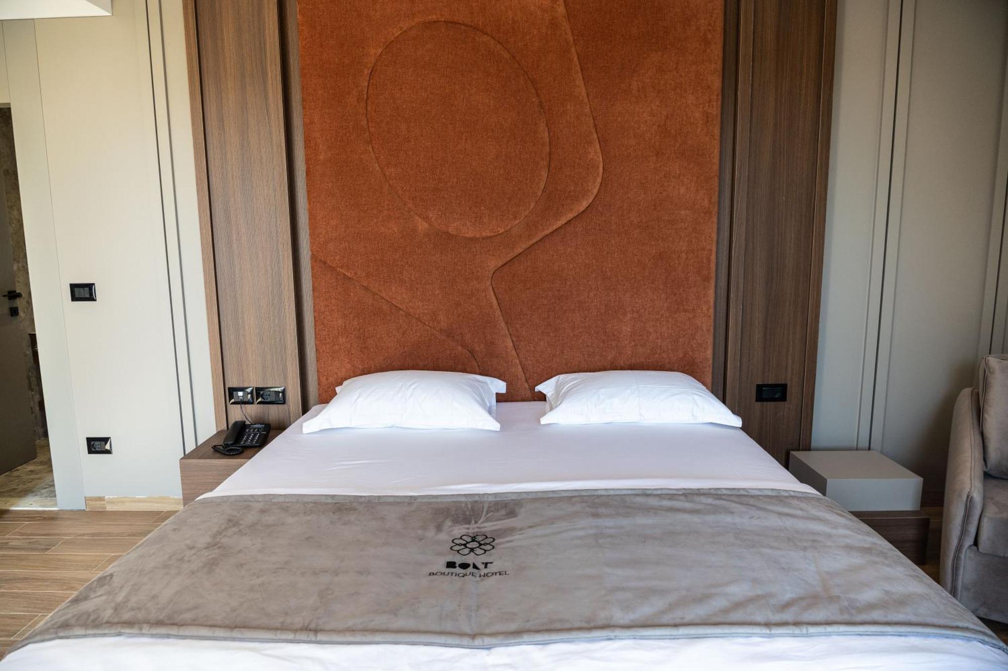 Bolt Boutique Hotel Lezhe Exterior photo
