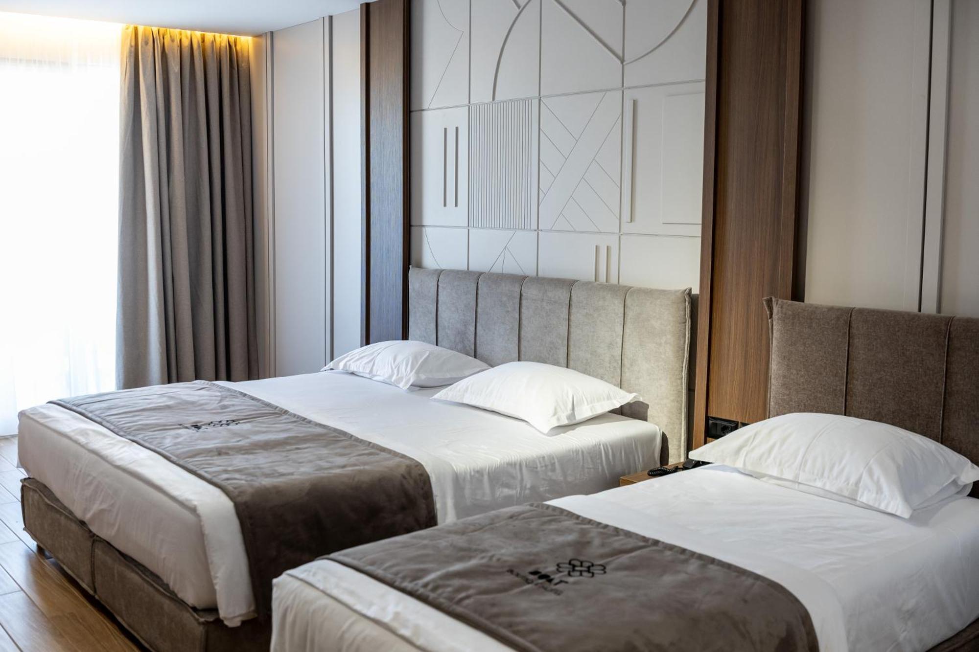 Bolt Boutique Hotel Lezhe Exterior photo