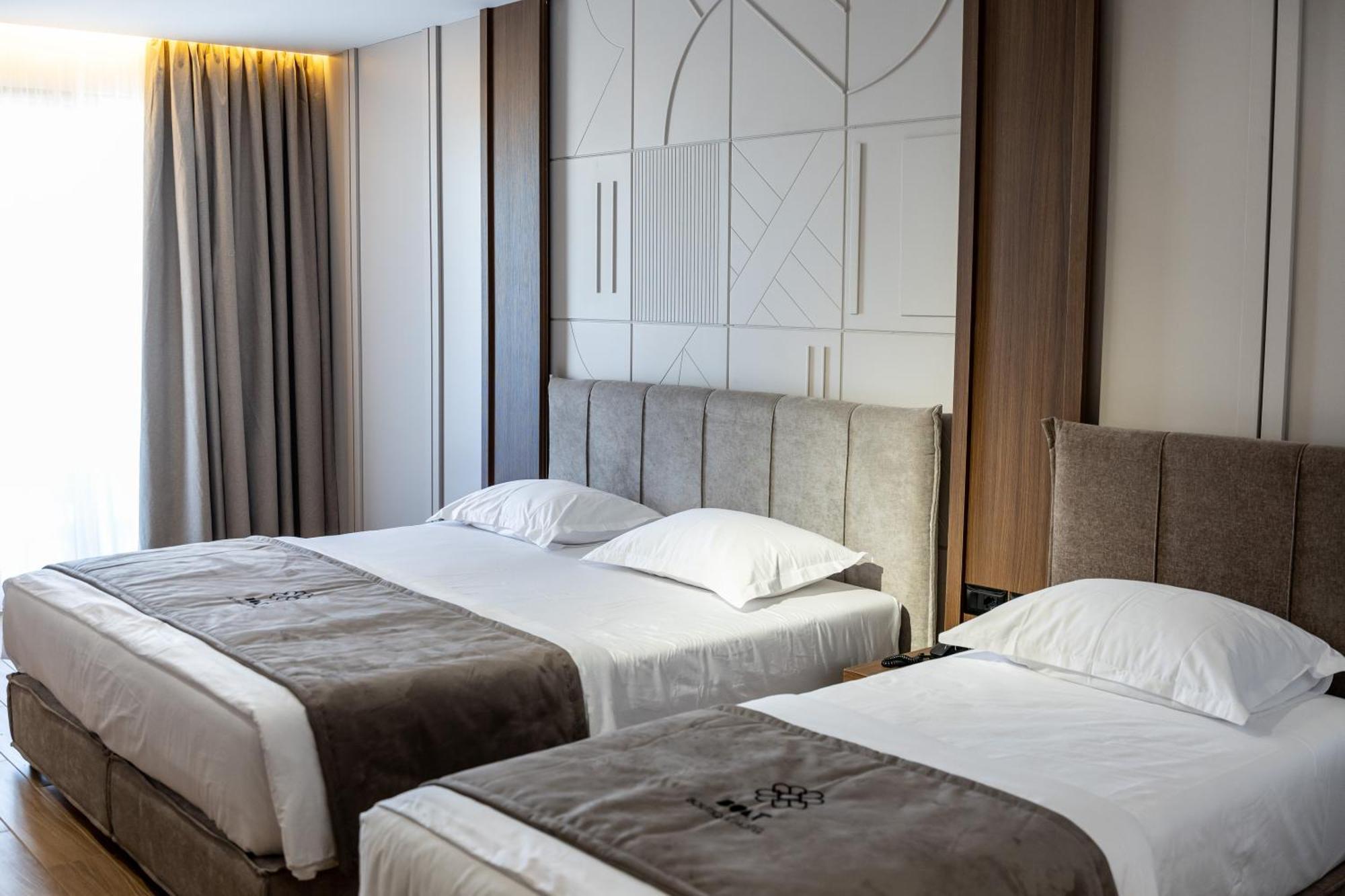 Bolt Boutique Hotel Lezhe Exterior photo