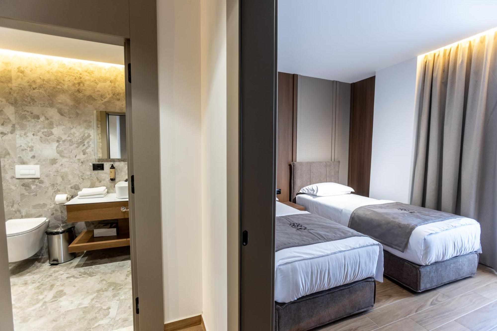 Bolt Boutique Hotel Lezhe Exterior photo